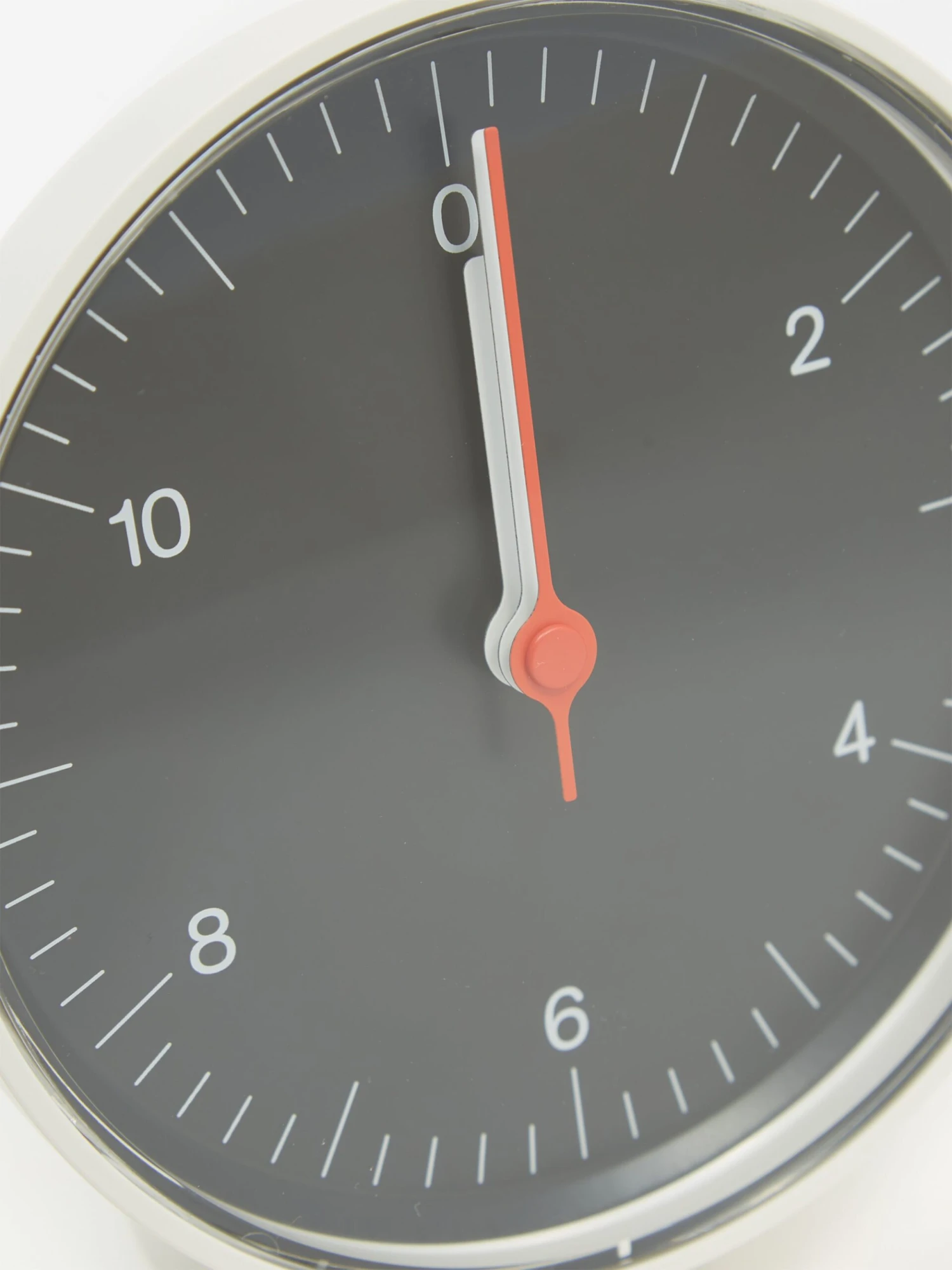 HAY Table Clock By Jasper Morrison - Black 3 HAY Table Clock By Jasper Morrison - Black - Image 3