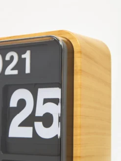 Fine Household Products -Fine Household Products KARLSON MINI FLIP CLOCK BROWN AW21 GOODHOOD 99122 b87277fc de2e 4df5 9788 b13d24004e9d scaled